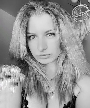 Аиша, 22 года